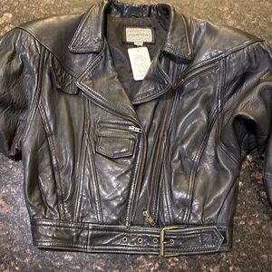 Vintage 1980’s Authentic Forenza Cropped Moto BLK leather jacket in size Small.